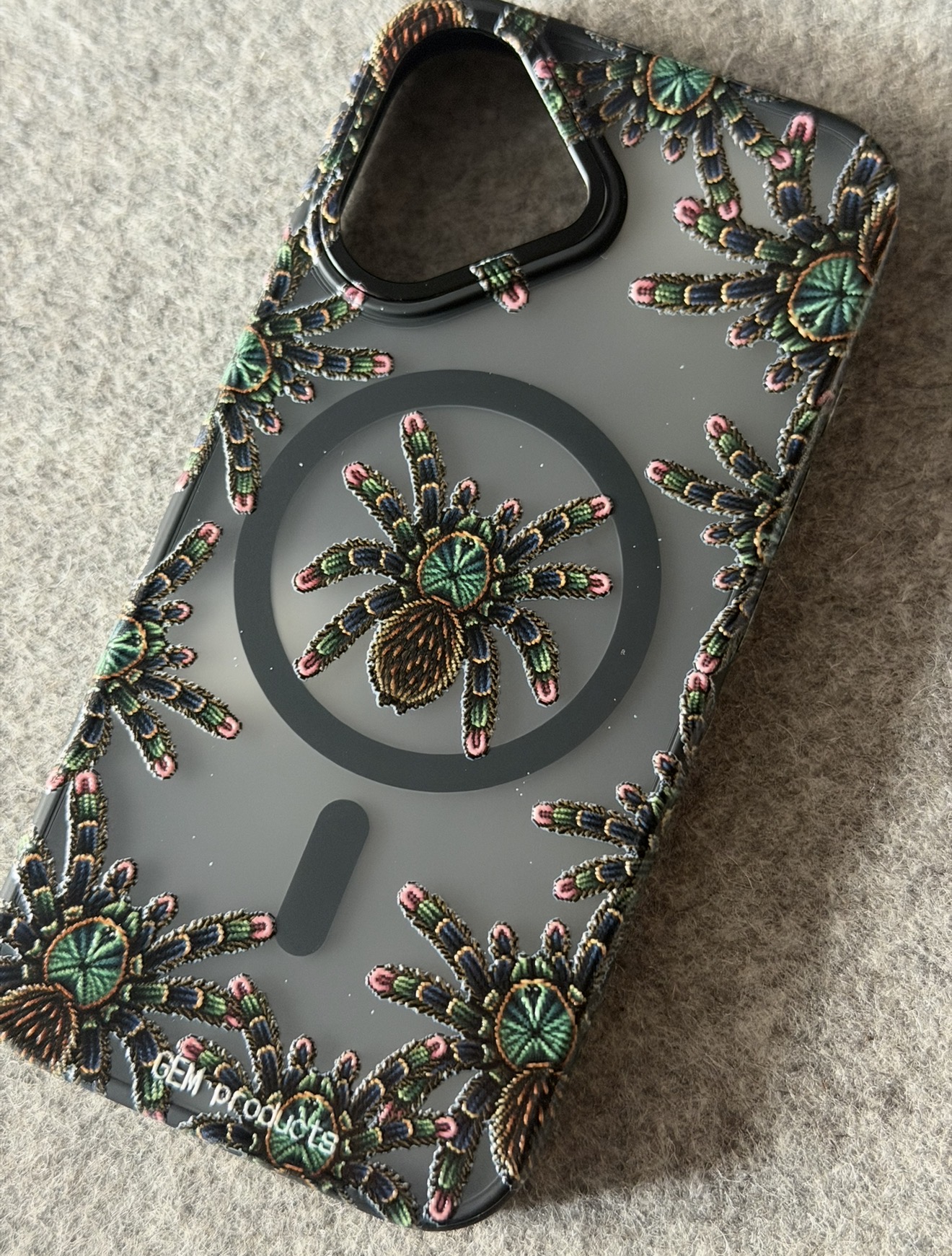 タランチュラiPhoneケース ［iPhone 16用］